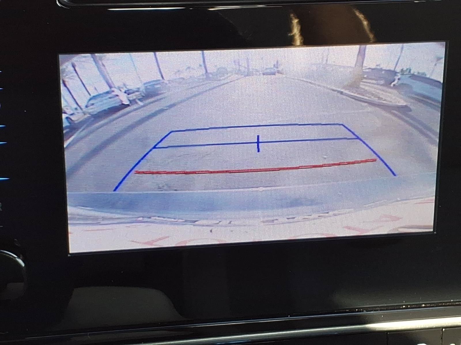 Used 2018 Toyota Corolla LE w/ Carpet Mat Package (TMS) FWD image 17