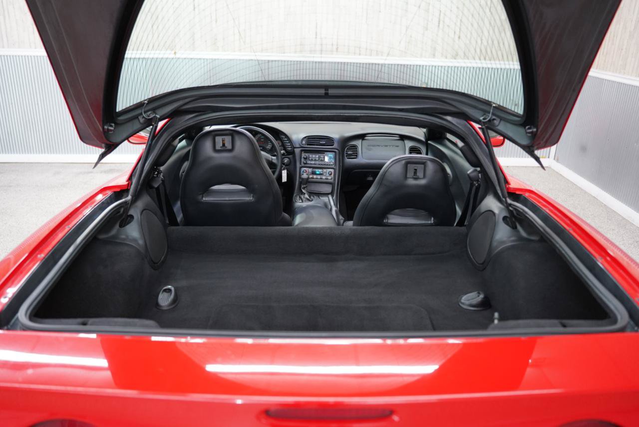 Used 2003 Chevrolet Corvette Coupe w/ Preferred Equipment Group RWD image 33