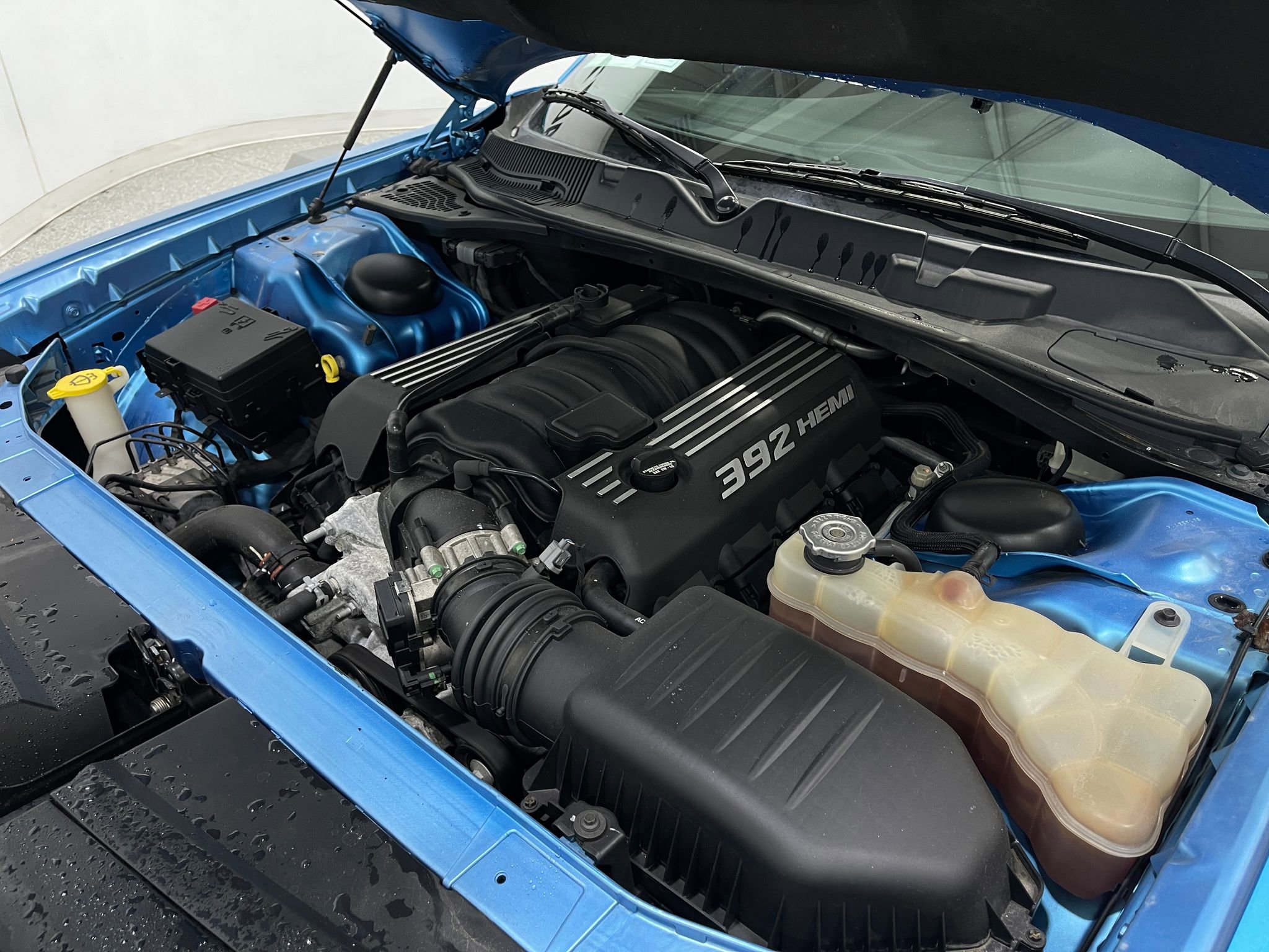 Used 2016 Dodge Challenger SRT w/ Technology Group image 27