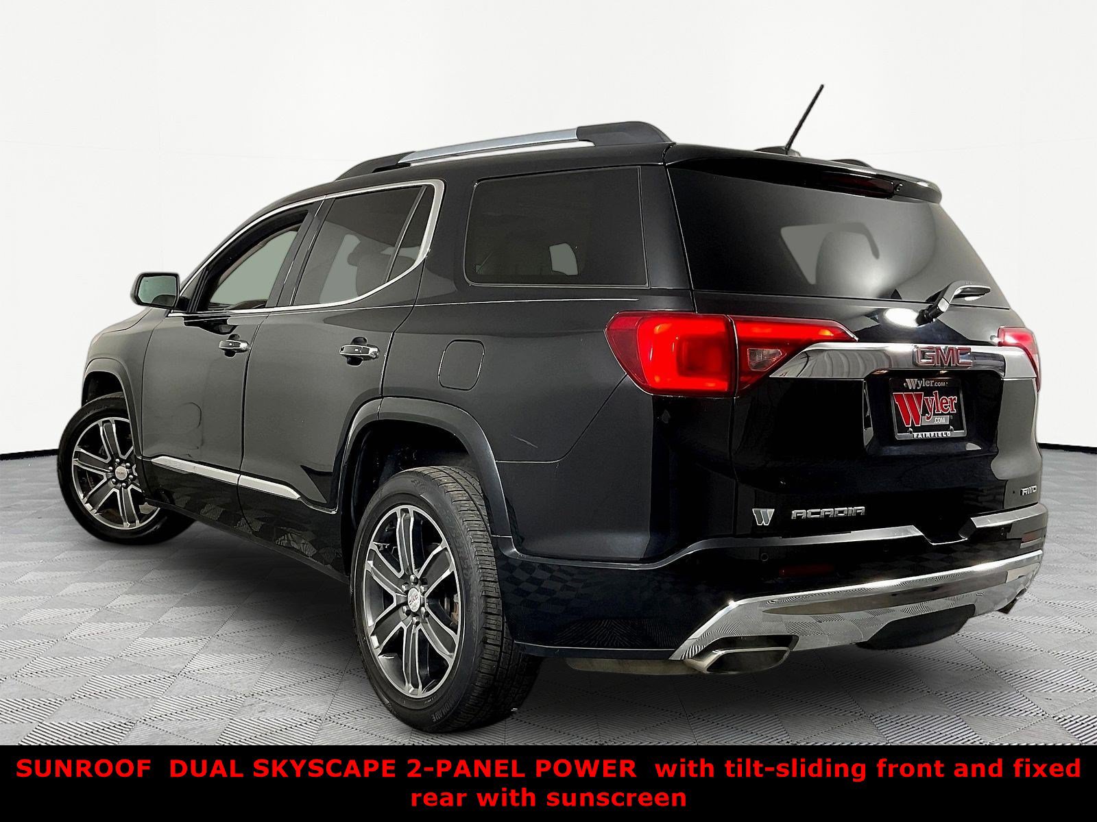 Used 2018 GMC Acadia Denali w/ LPO, Floor Liner Package AWD/4WD image 4