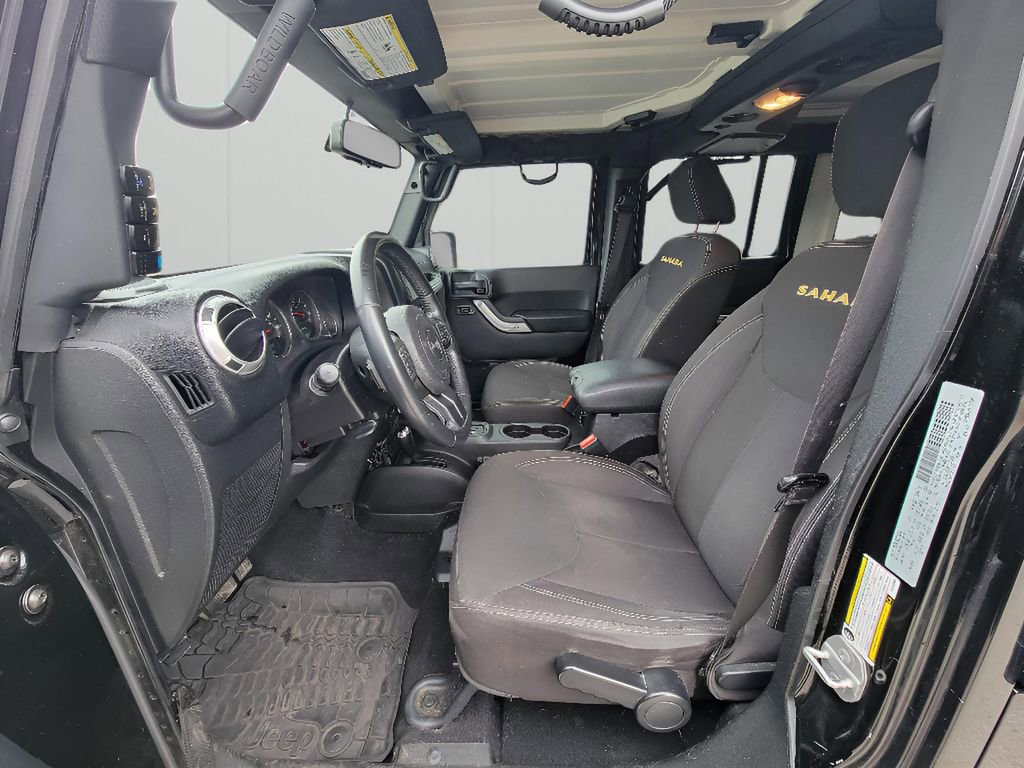 Used 2015 Jeep Wrangler Unlimited Sahara w/ Connectivity Group image 11