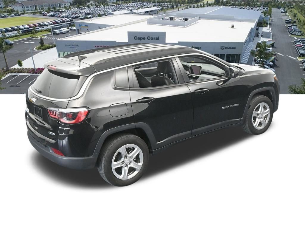 Used 2024 Jeep Compass Latitude image 48