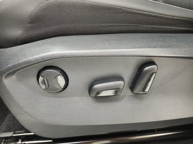 Used 2022 Volkswagen Tiguan SE FWD image 19