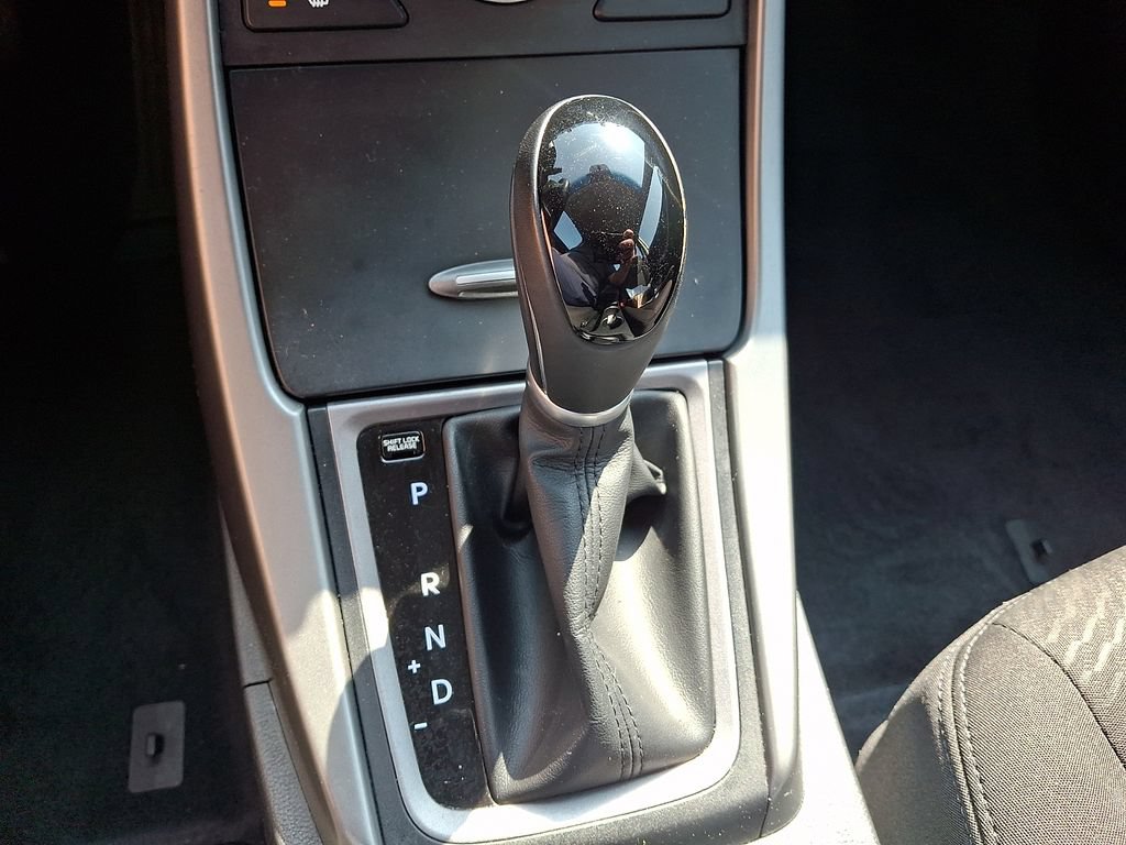 Used 2016 Hyundai Elantra Value Edition FWD image 17
