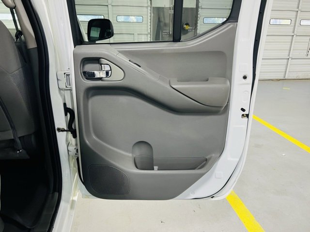 Used 2019 Nissan Frontier SV image 34