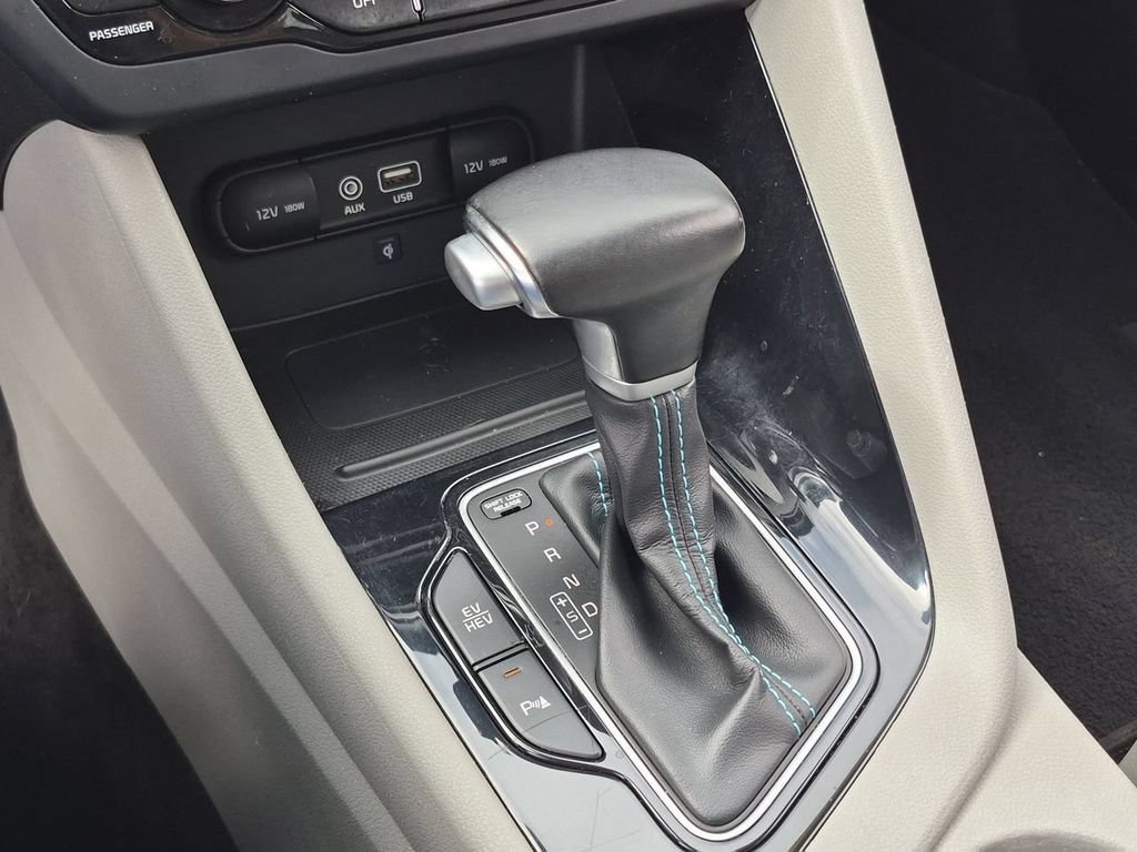Used 2018 Kia Niro EX Premium FWD image 16