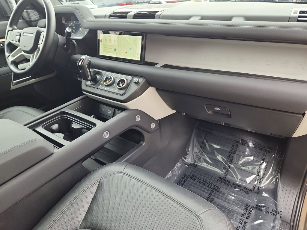 Used 2023 Land Rover Defender 110 S image 26