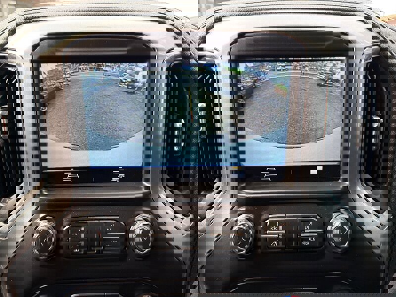 Used 2022 Chevrolet Silverado 1500 LT w/ Z71 Off-Road Package image 19