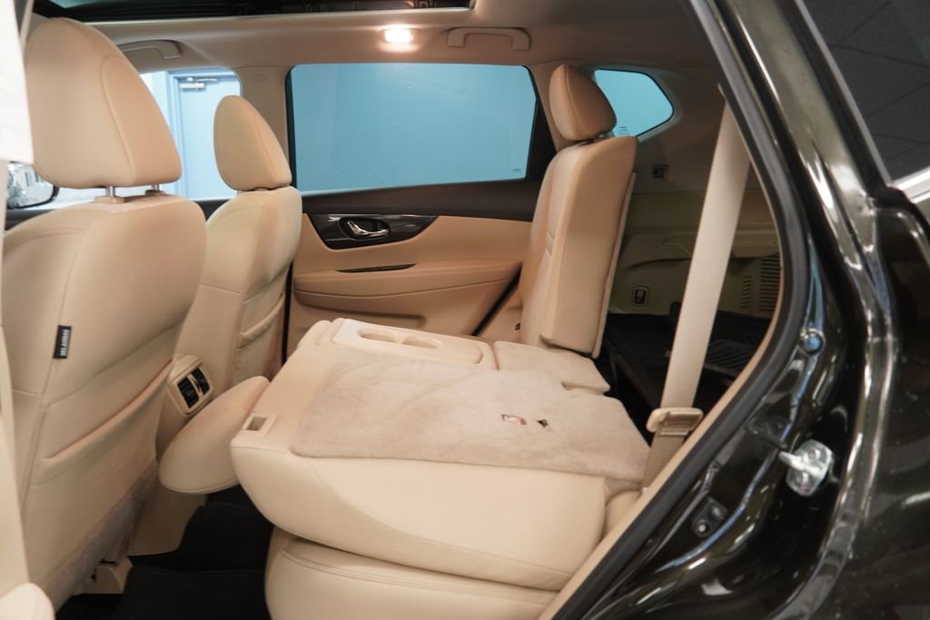 Used 2017 Nissan Rogue SV image 27