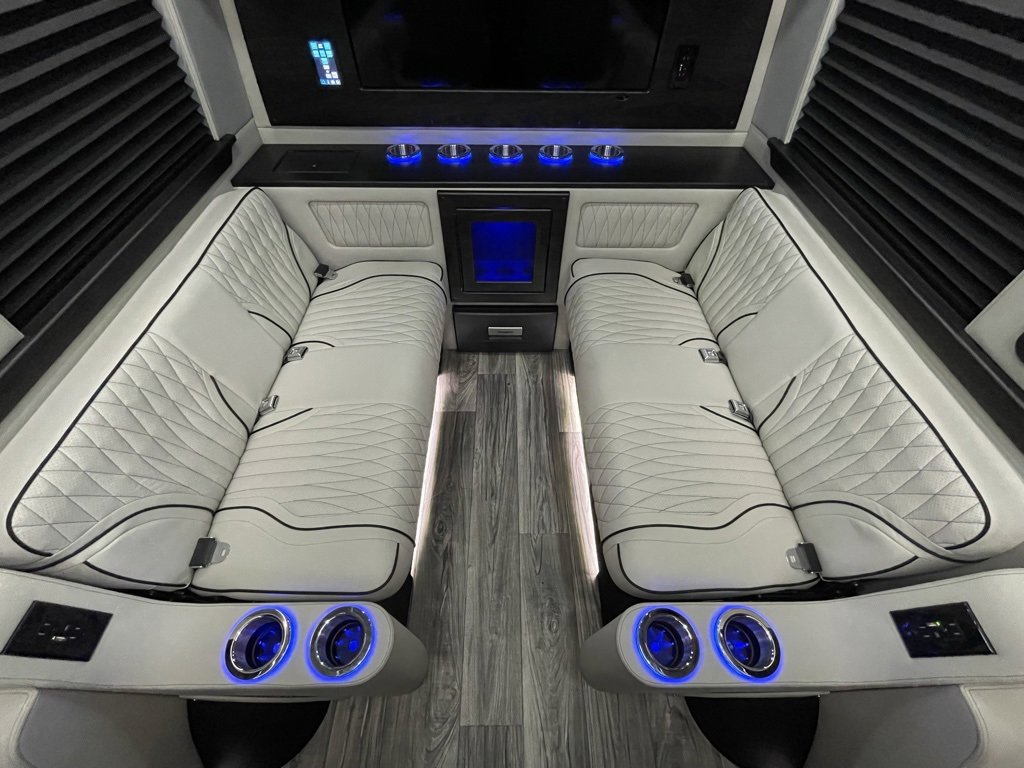 Used 2024 Mercedes-Benz Sprinter 3500 image 39