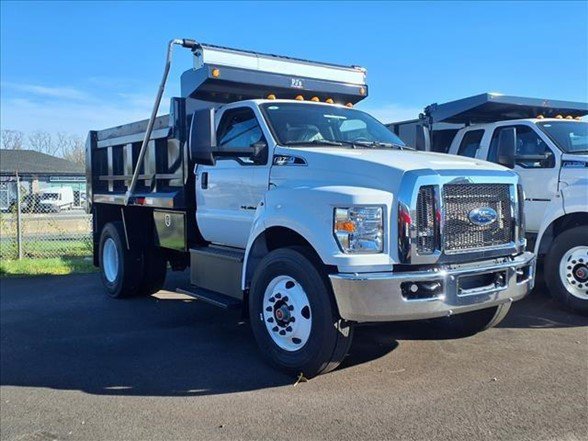 New 2027 Ford F750 2WD Regular Cab Super Duty image 1