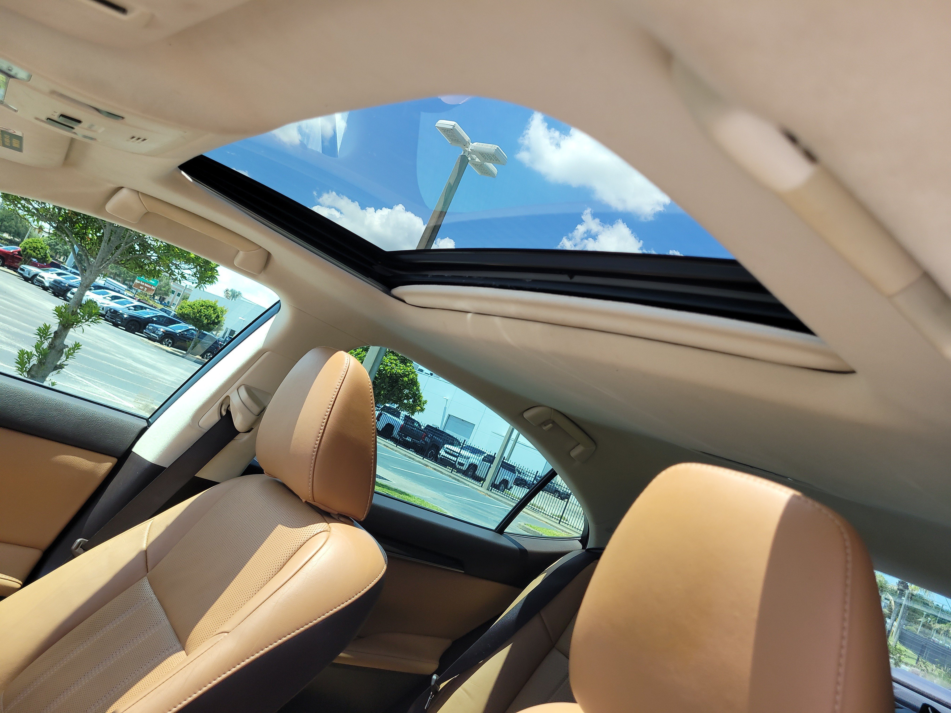 Used 2016 Lexus ES 350 w/ Luxury Package w/Wood Trim FWD image 21