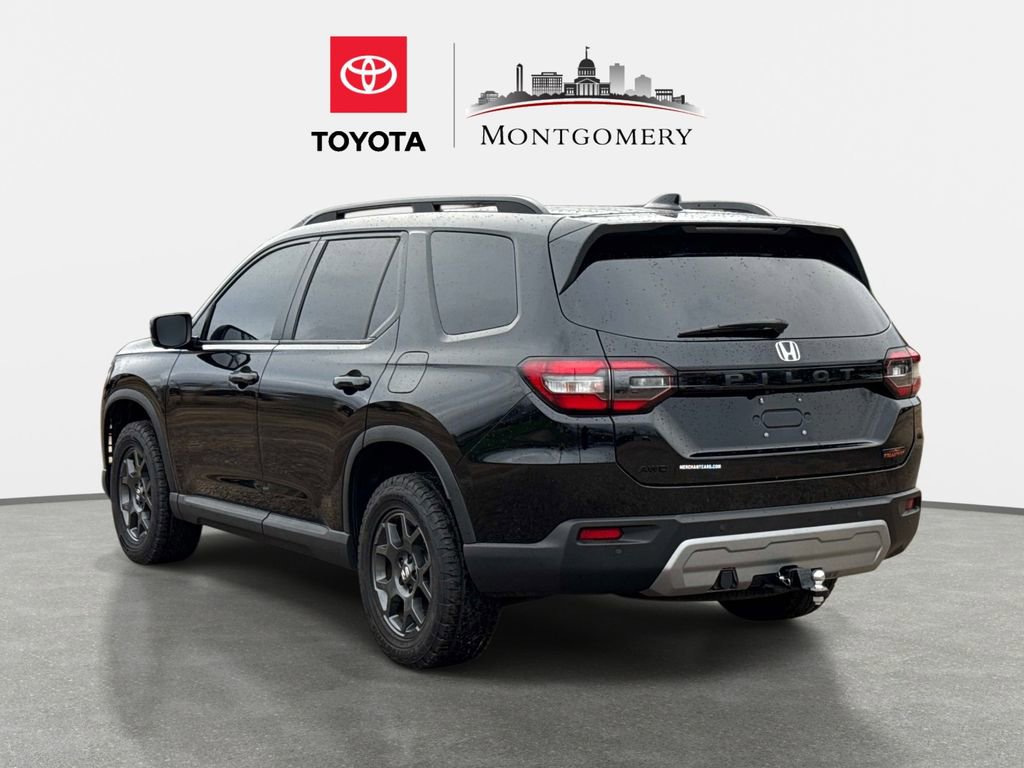 Used 2025 Honda Pilot TrailSport image 6