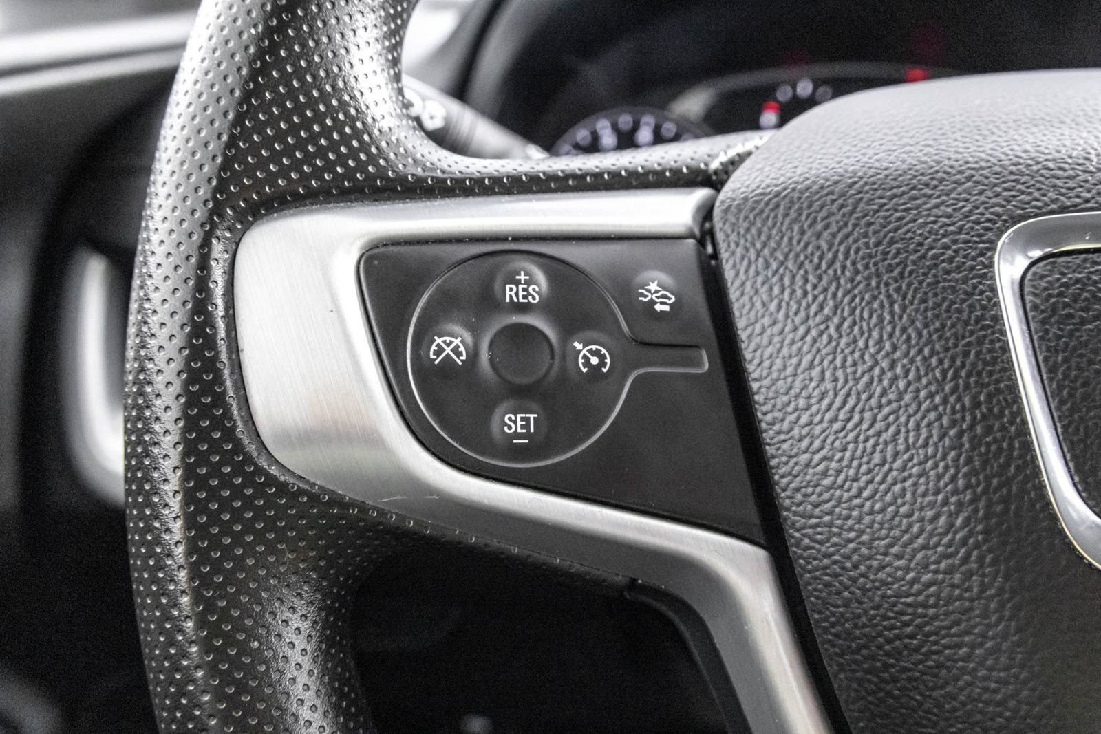 Used 2024 GMC Terrain SLE AWD/4WD image 23