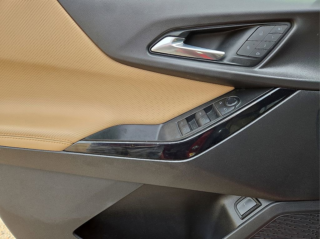 Used 2025 Chevrolet Equinox ACTIV w/ Convenience Package III image 22