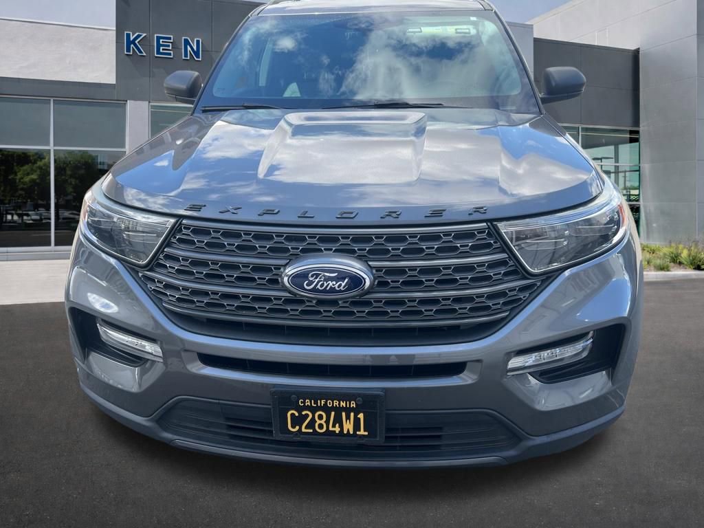 Used 2021 Ford Explorer XLT w/ Equipment Group 202A image 3