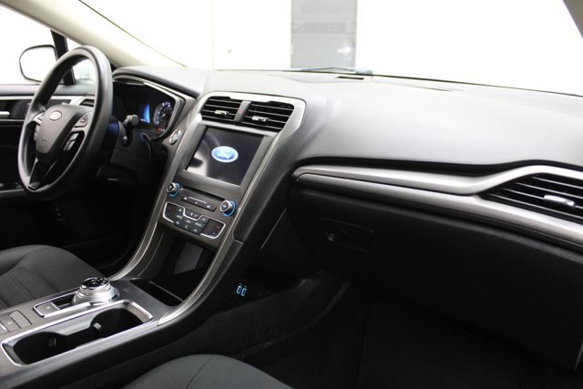 Certified 2019 Ford Fusion SE FWD image 4