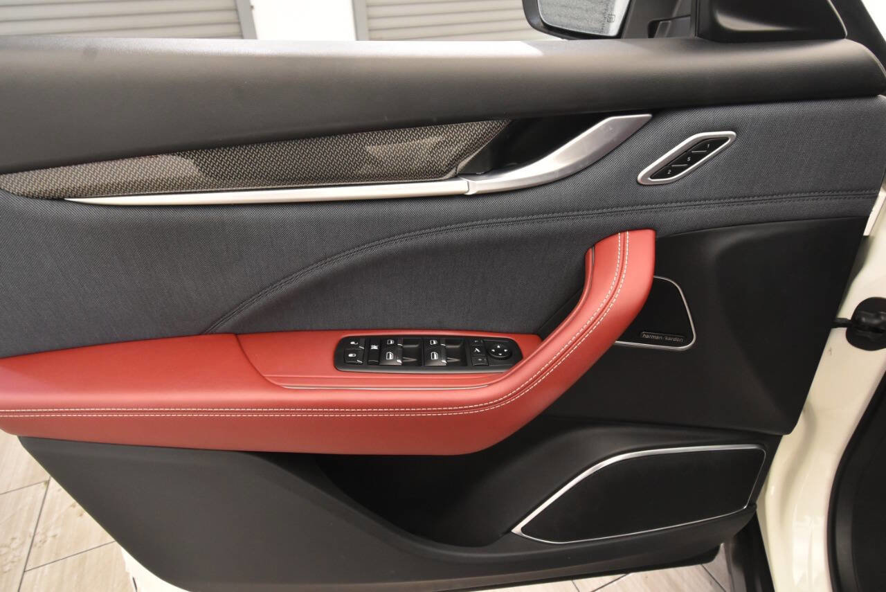 Used 2020 Maserati Levante GranLusso image 13