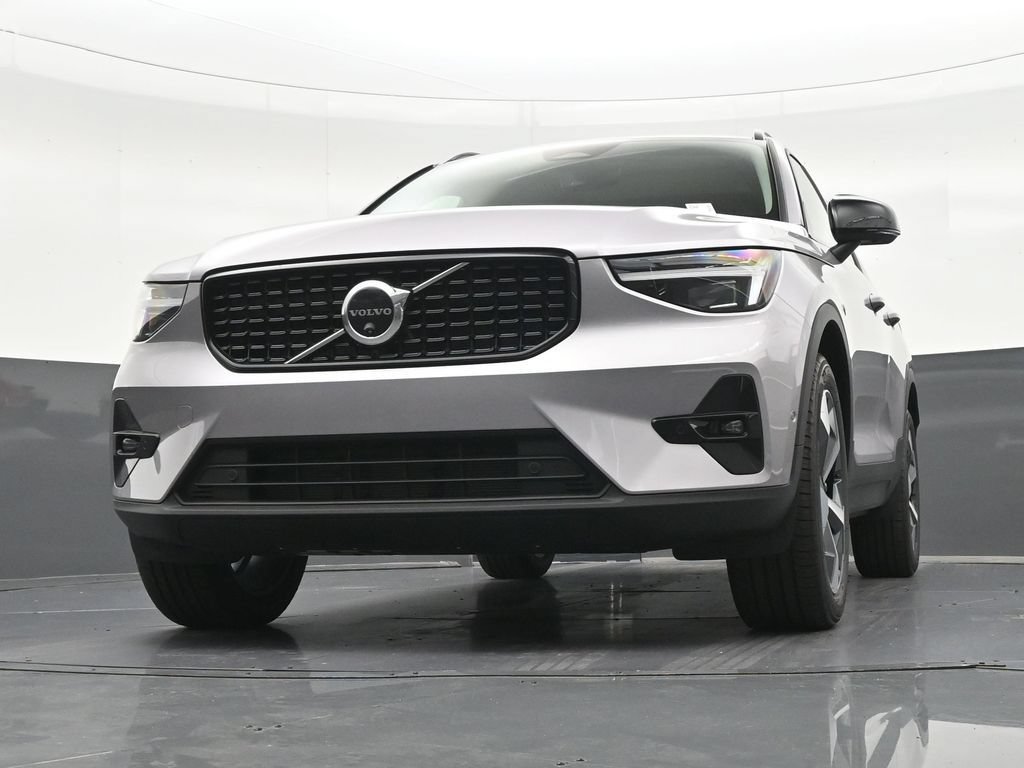 New 2026 Volvo XC40 B5 Plus w/ Climate Package AWD/4WD image 32