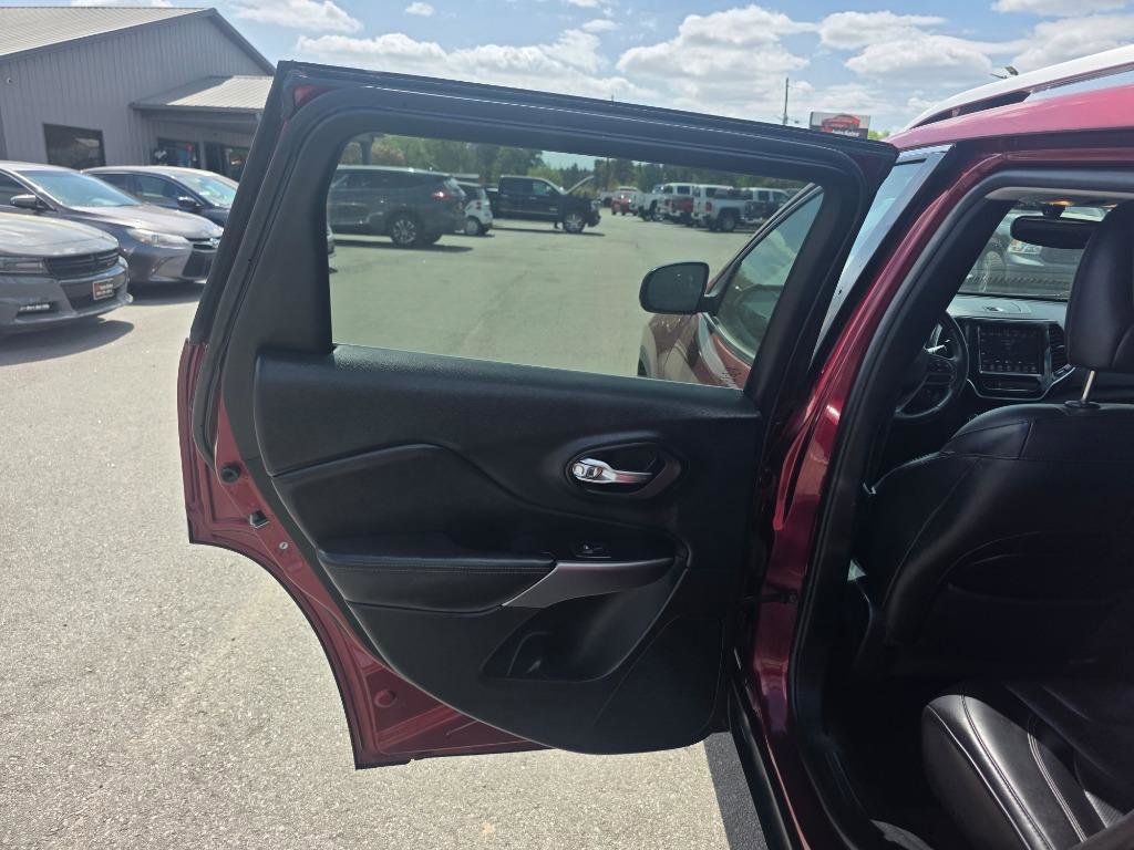 Used 2019 Jeep Cherokee Limited image 8