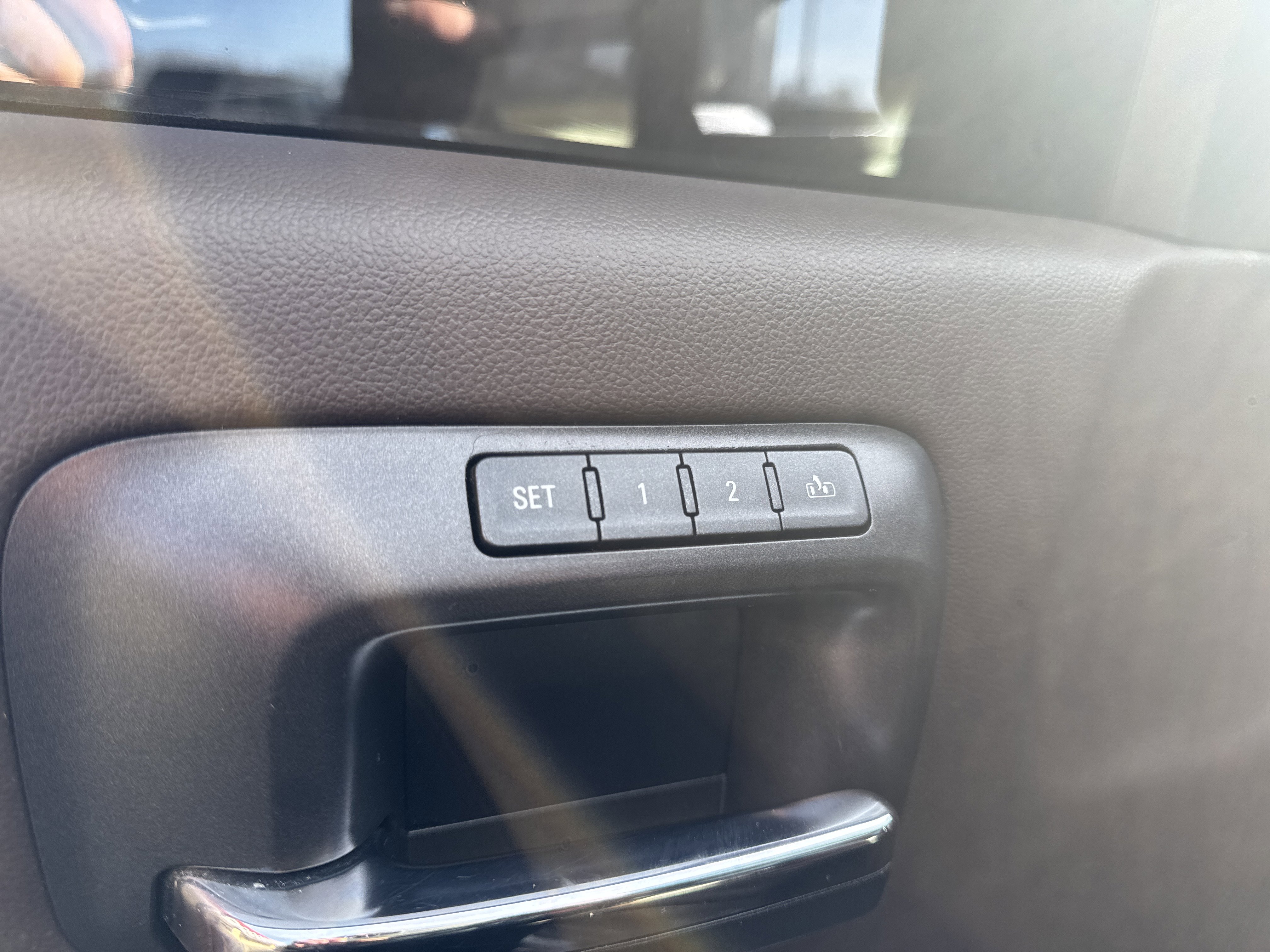 Used 2018 Chevrolet Silverado 2500 High Country w/ Duramax Plus Package image 14