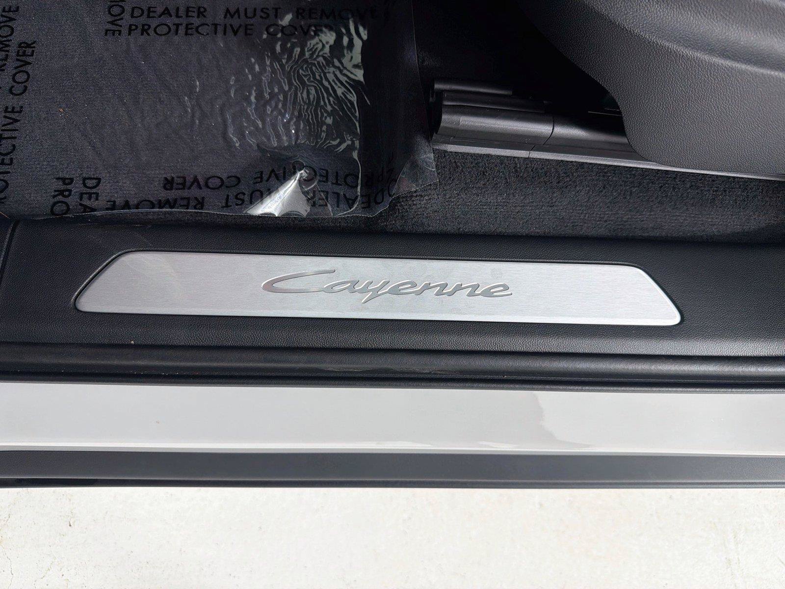 New 2026 Porsche Cayenne Coupe AWD/4WD image 11
