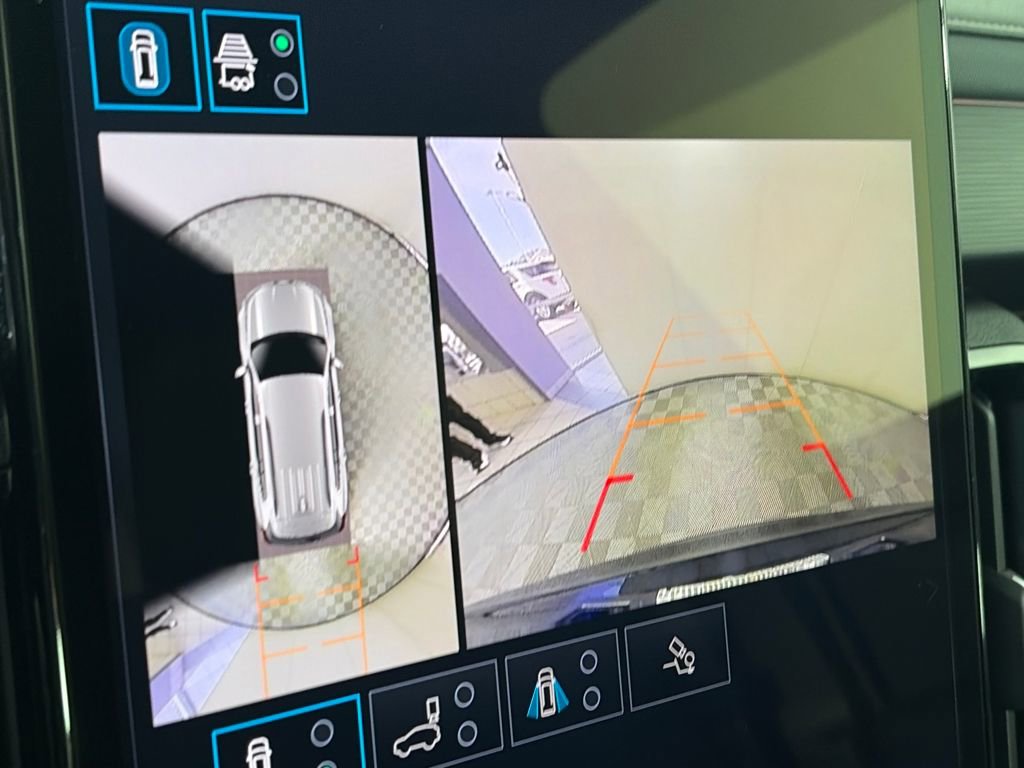 Used 2025 GMC Acadia AT4 image 21