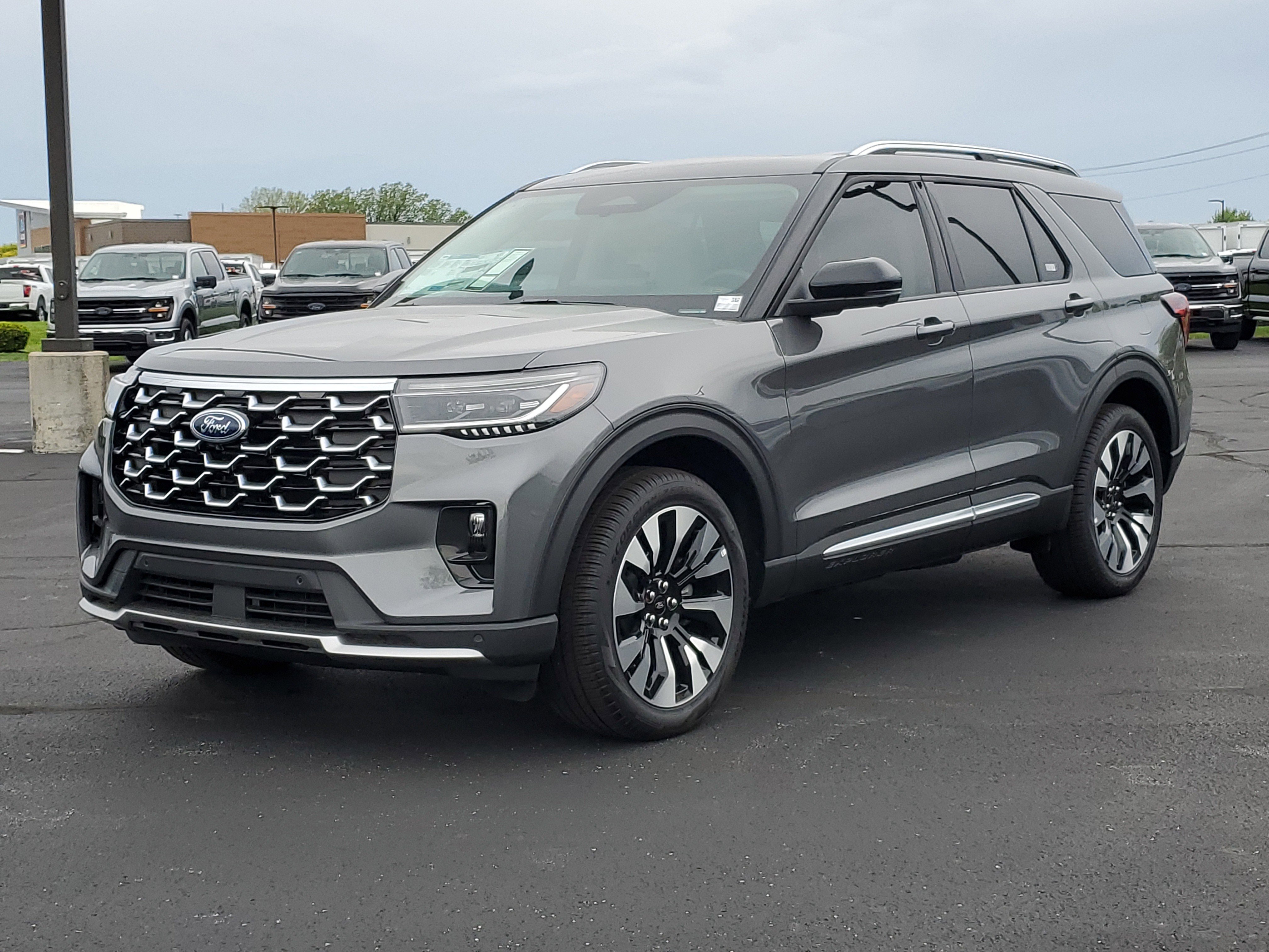 New 2026 Ford Explorer Platinum w/ LUX Leather Package AWD/4WD image 1