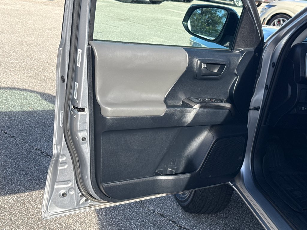 Used 2019 Toyota Tacoma SR5 RWD image 12