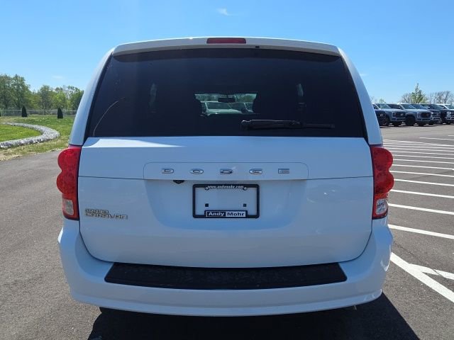 Used 2017 Dodge Grand Caravan SXT w/ Blacktop Package FWD image 9