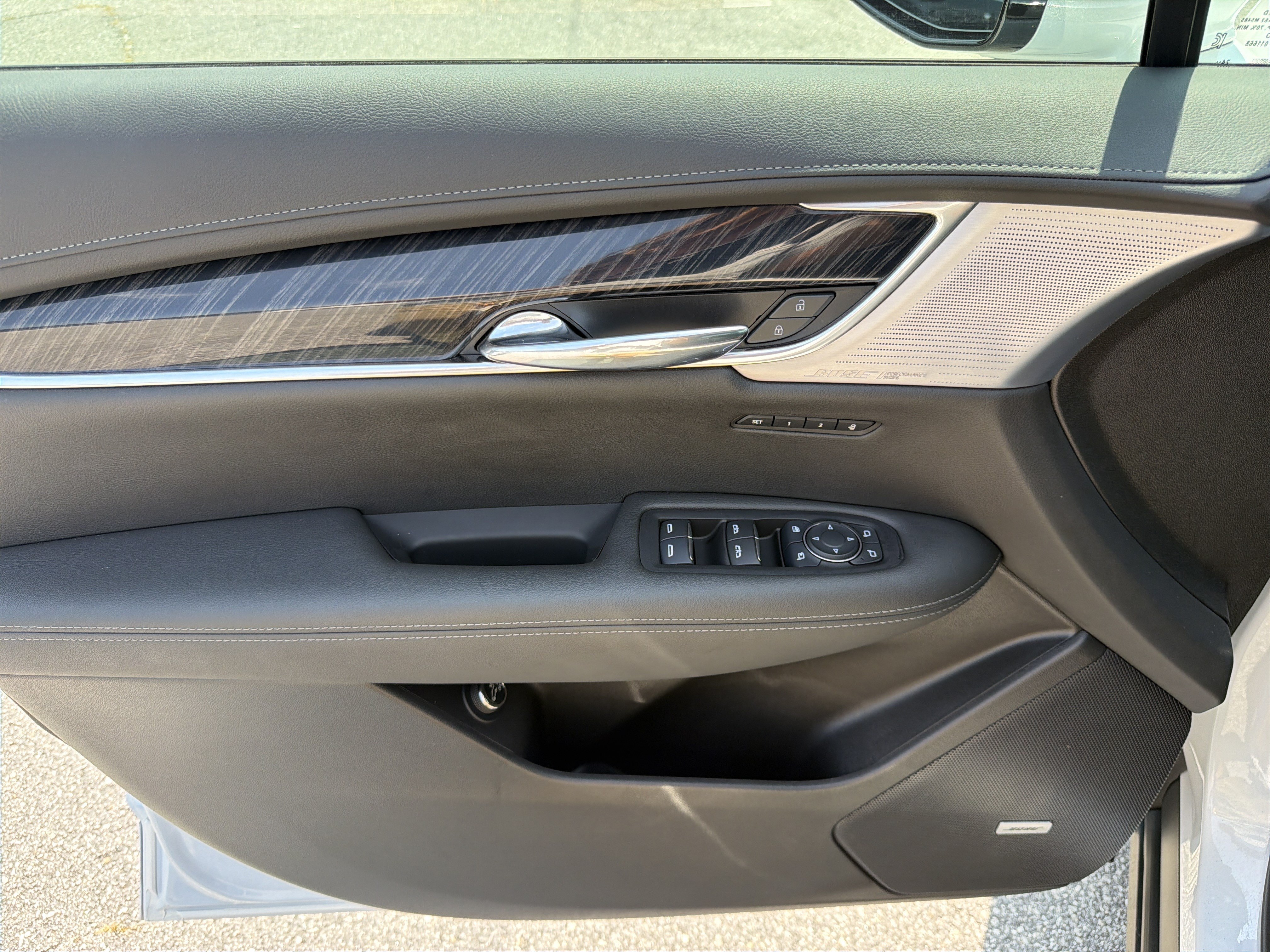 Certified 2025 Cadillac XT6 Premium Luxury FWD image 11
