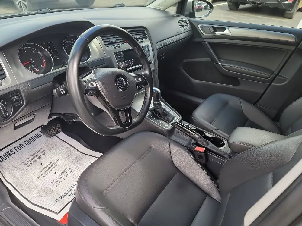 Used 2015 Volkswagen Golf TDI S FWD image 9