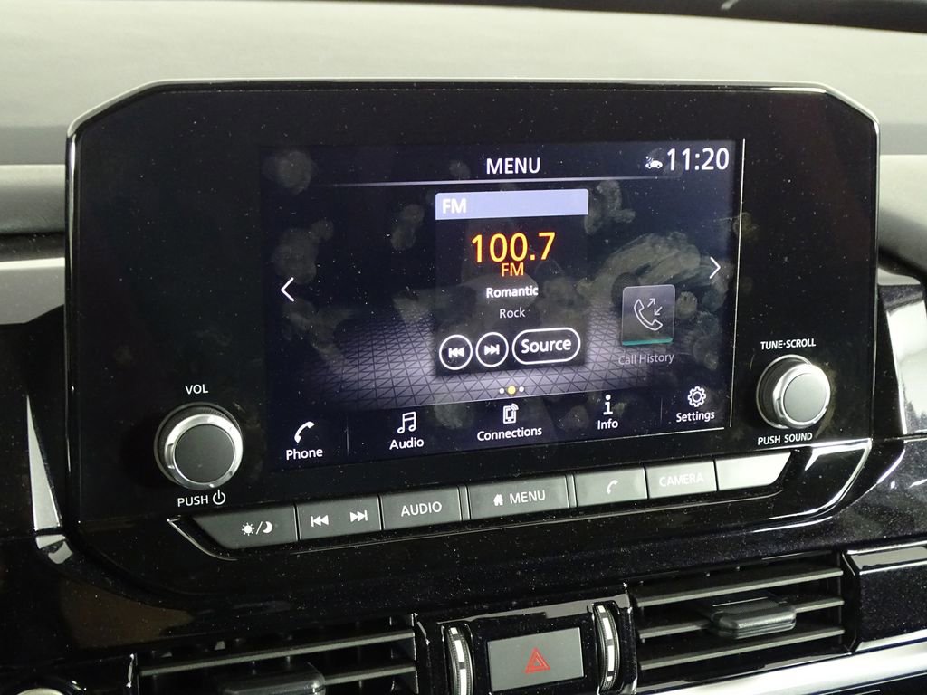 Used 2024 Nissan Pathfinder SV image 30