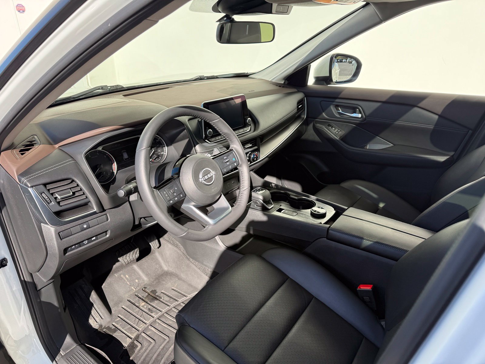 Used 2023 Nissan Rogue SV w/ SV Premium B Package AWD/4WD image 10