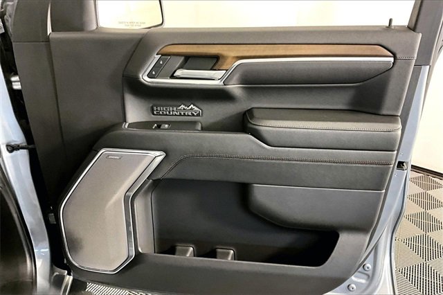 Used 2024 Chevrolet Silverado 1500 High Country w/ Technology Package image 28