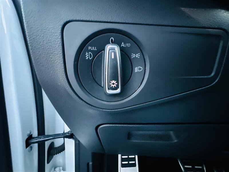 Used 2021 Volkswagen Tiguan SE R-Line image 39