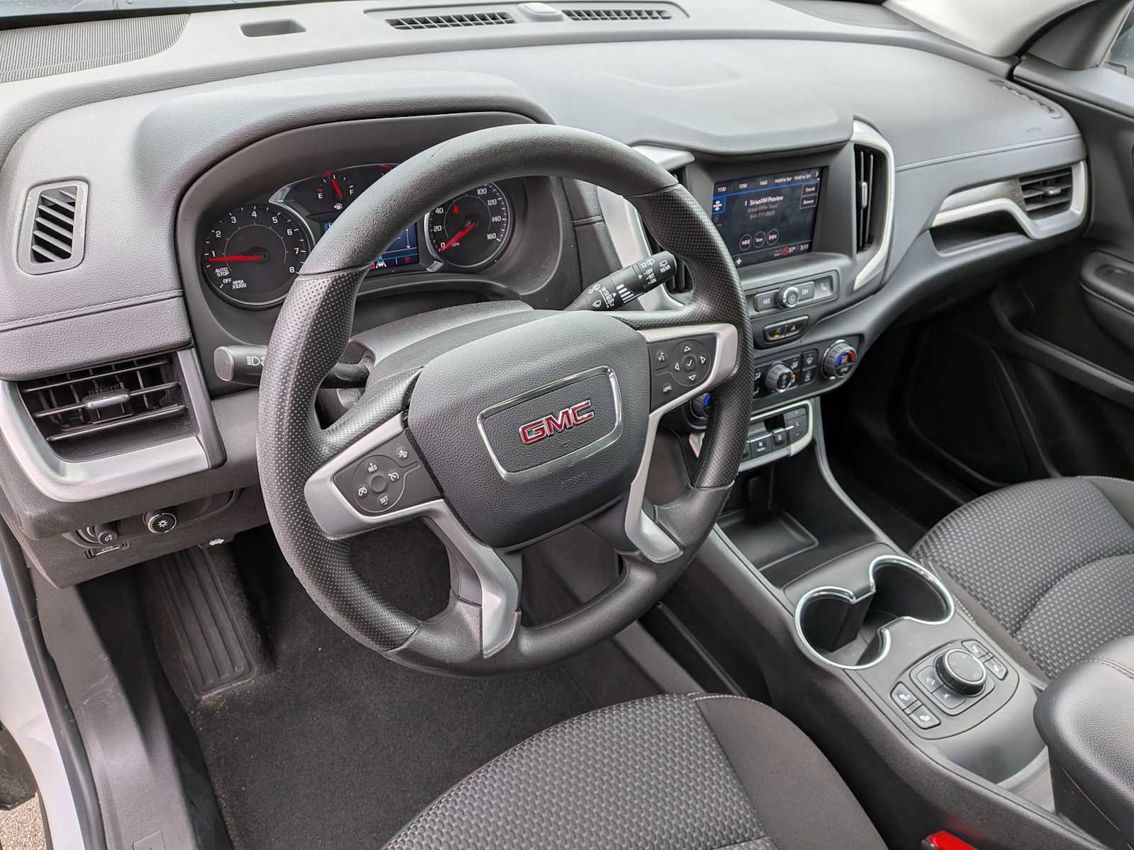 Used 2023 GMC Terrain SLE w/ Driver Convenience Package image 2