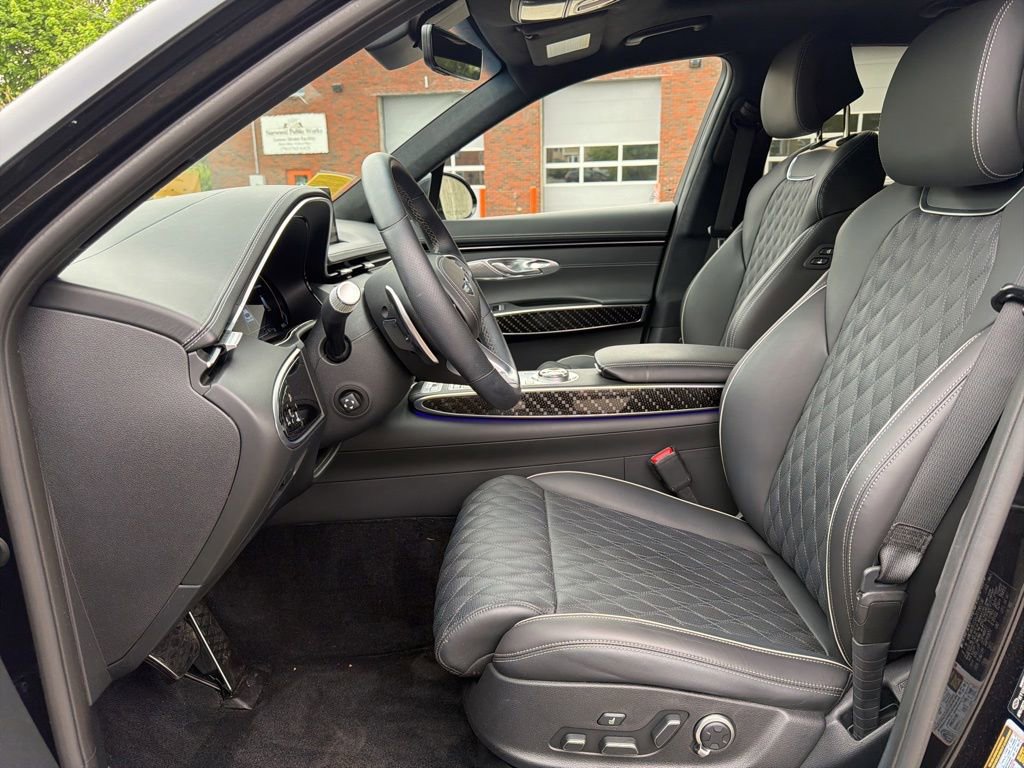 Used 2023 Genesis GV70 3.5T Sport w/ Sport Prestige Package AWD/4WD image 16