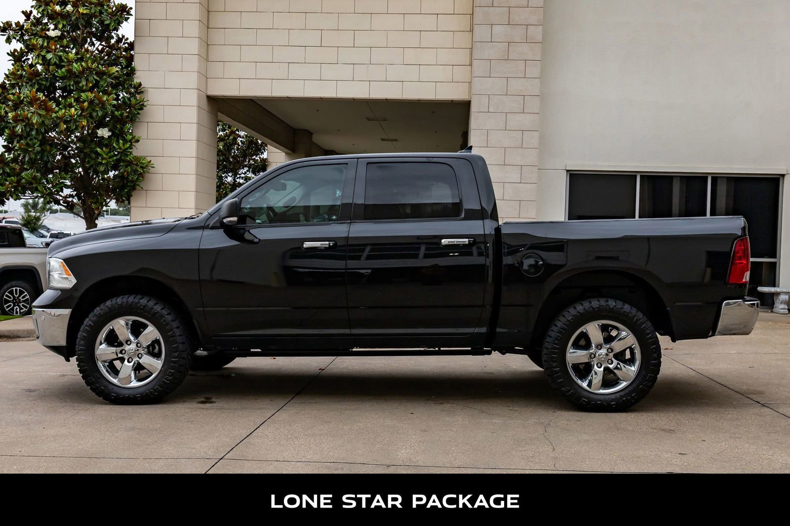 Used 2017 RAM 1500 Lone Star AWD/4WD image 5