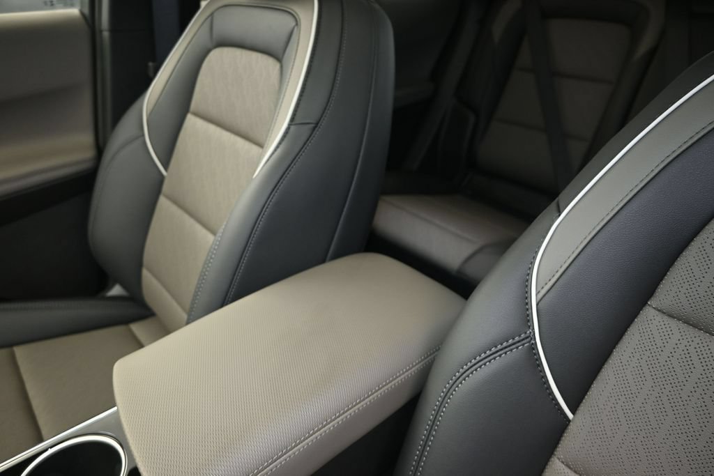 New 2027 Chevrolet Equinox LT w/ Convenience Package II FWD image 14