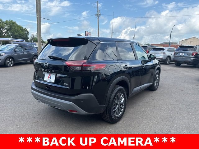 Used 2023 Nissan Rogue S image 3