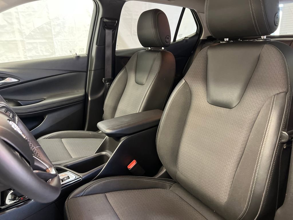 Used 2022 Buick Encore GX Select AWD/4WD image 17