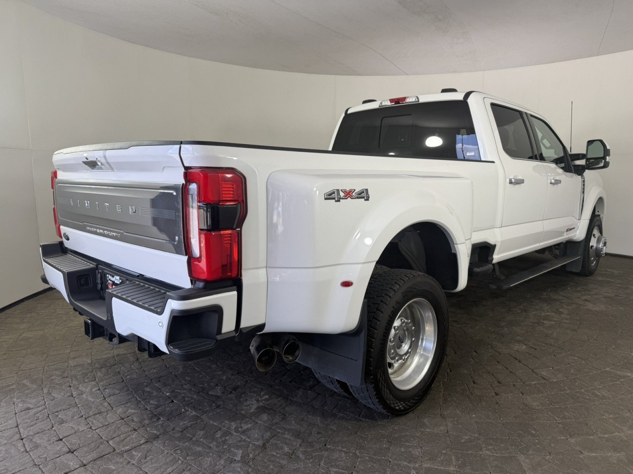 Certified 2023 Ford F450 Limited AWD/4WD image 9
