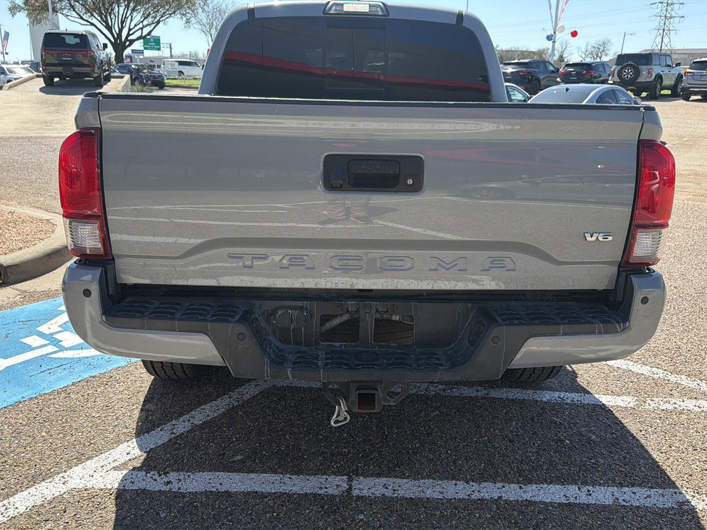Used 2019 Toyota Tacoma TRD Sport w/ Technology Package image 4