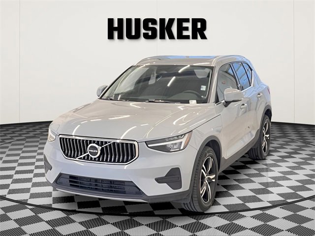Used 2024 Volvo XC40 B5 Core image 6