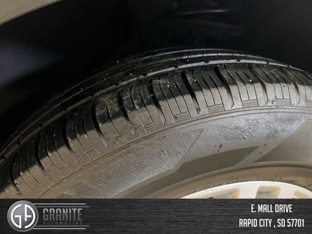 Used 2024 Ford Explorer XLT AWD/4WD image 27