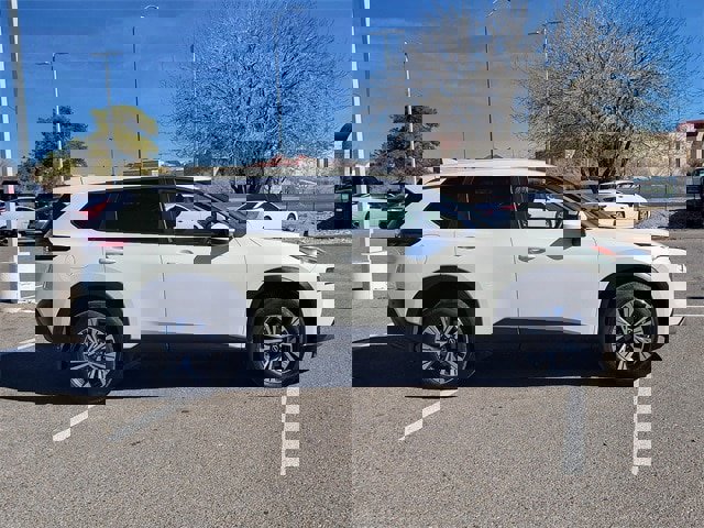 Certified 2023 Nissan Rogue SV image 2