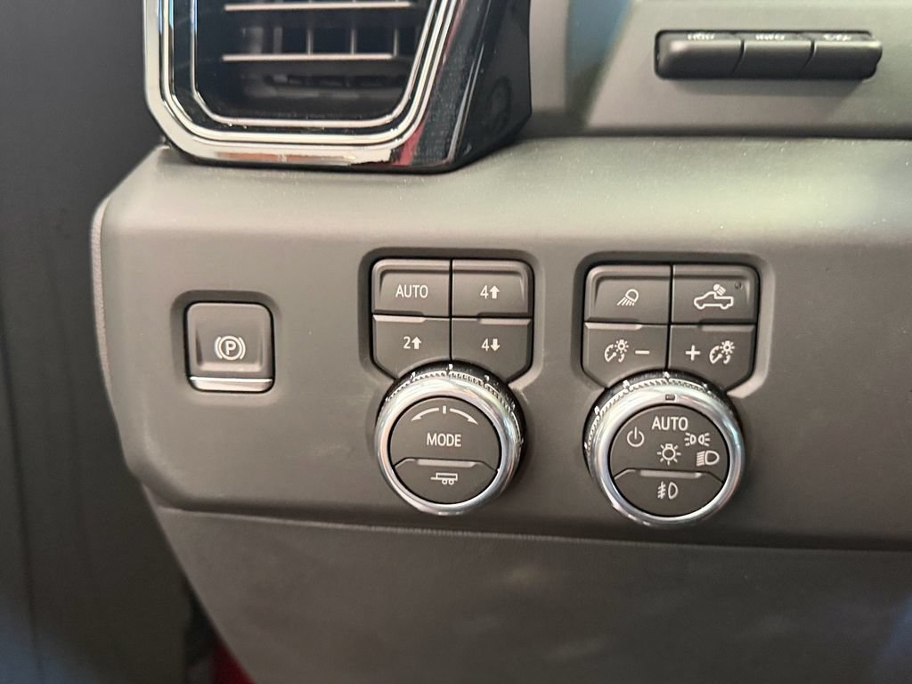 Used 2026 GMC Sierra 1500 AT4 w/ AT4 Premium Package AWD/4WD image 18