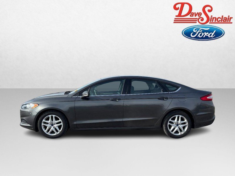 Used 2016 Ford Fusion SE w/ SE Cold Weather Package image 10