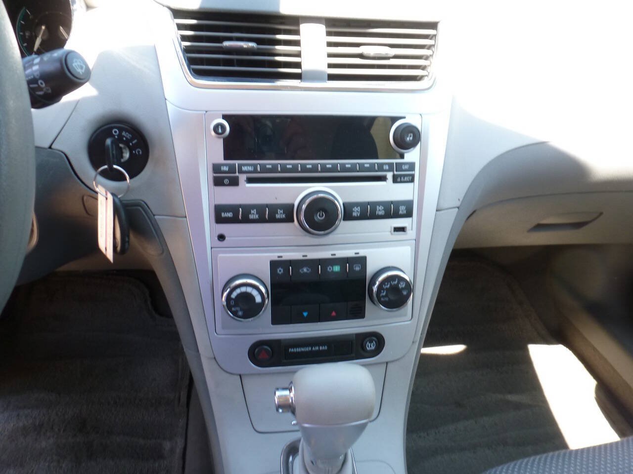 Used 2010 Chevrolet Malibu Hybrid FWD image 13